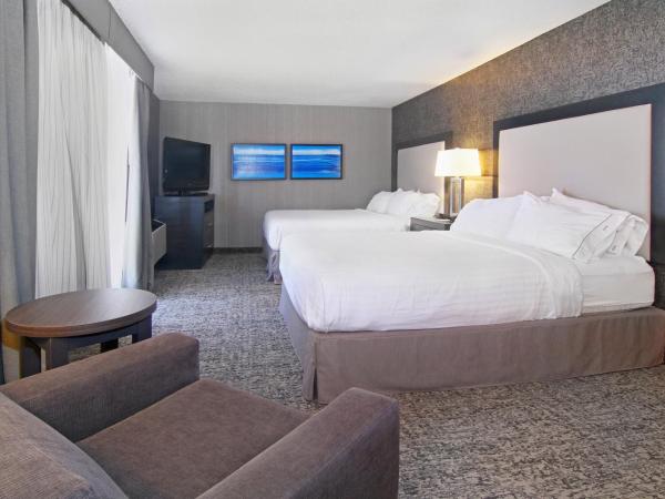 Holiday Inn Express and Suites Calgary, an IHG Hotel : photo 6 de la chambre chambre standard avec 2 lits queen-size