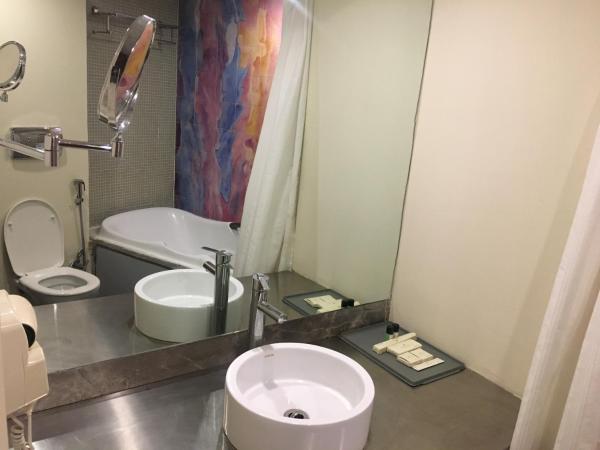 The Manohar Hyderabad : photo 8 de la chambre suite deluxe