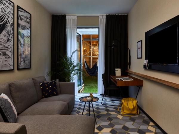 Hotel Indigo Antwerp City Centre, an IHG Hotel : photo 2 de la chambre suite avec accès à la terrasse