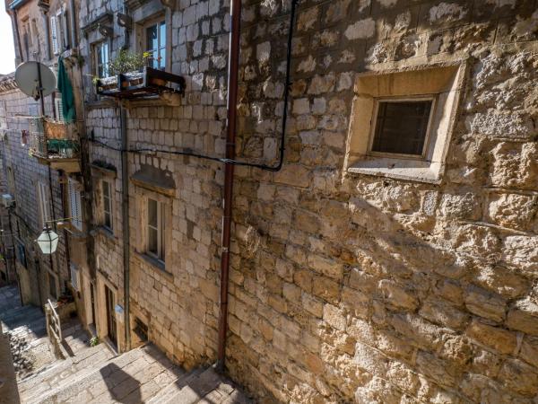 Apartments St. Michel : photo 10 de la chambre chambre double ou lits jumeaux