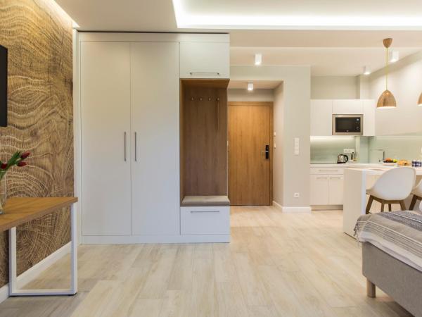 Royal Hill Residence : photo 9 de la chambre studio avec balcon et vue sur la montagne