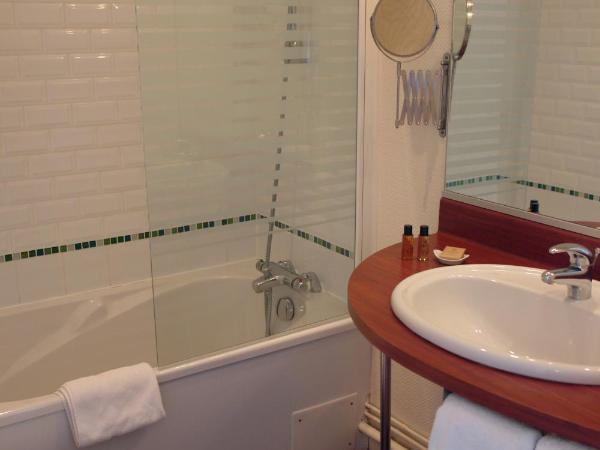 Hôtel Aux Tamaris - Vue Mer : photo 8 de la chambre chambre double supérieure - grande vue sur mer - « rive »