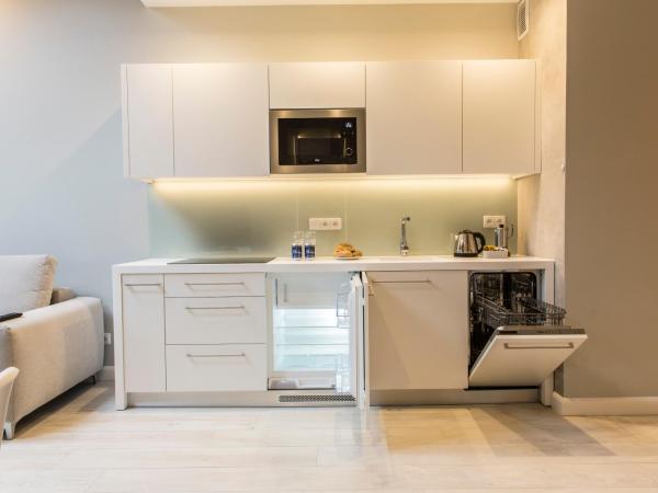 Royal Hill Residence : photo 10 de la chambre deluxe apartment - split level with mountain view (5 adults)