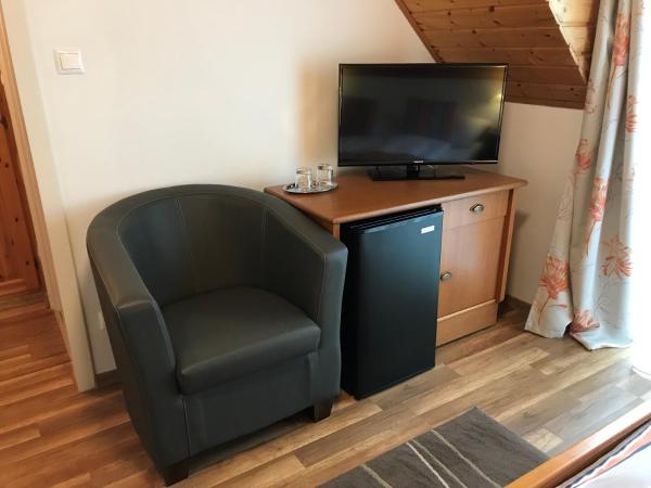 Zöldtető Panzió : photo 2 de la chambre chambre double deluxe avec lit d'appoint