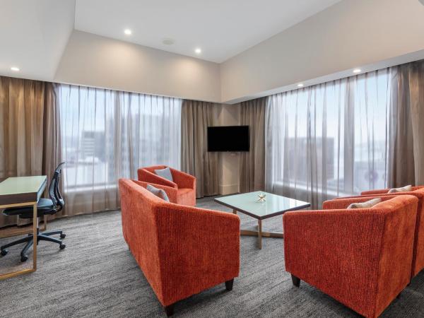 James Cook Hotel Grand Chancellor : photo 3 de la chambre suite lit king-size - vue sur mer