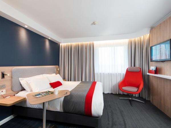 Holiday Inn Express Edinburgh - Leith Waterfront, an IHG Hotel : photo 1 de la chambre chambre double - accessible aux personnes à mobilité réduite 