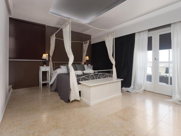 Apartments and rooms Villa Bori : photo 1 de la chambre chambre double deluxe avec balcon - vue sur mer