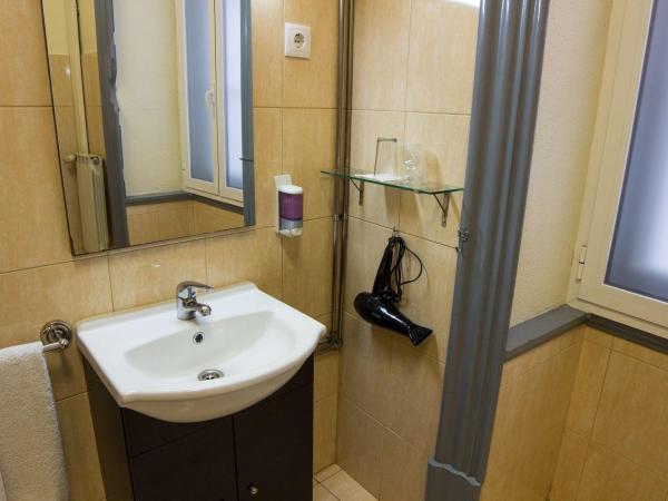 Hotel Estoril Porto : photo 3 de la chambre chambre familiale standard