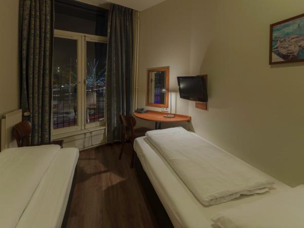 A-Train Hotel : photo 7 de la chambre chambre double ou lits jumeaux
