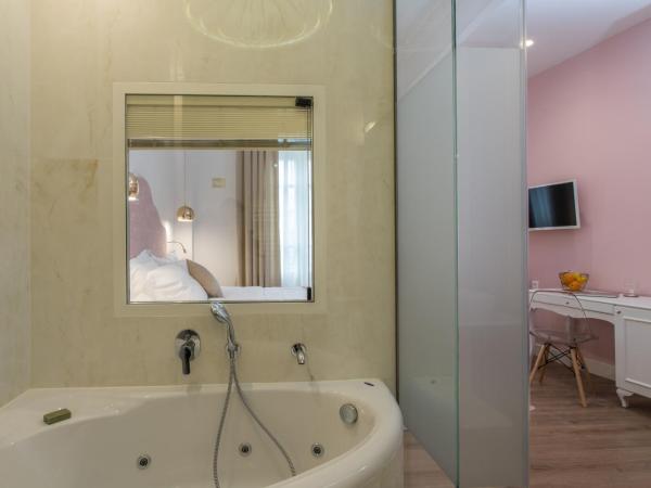Bahar Boutique Hotel : photo 2 de la chambre chambre lit king-size avec baignoire spa