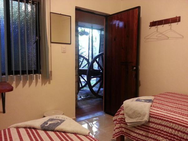 Hotel Casa Arnel : photo 5 de la chambre chambre double avec salle de bains commune