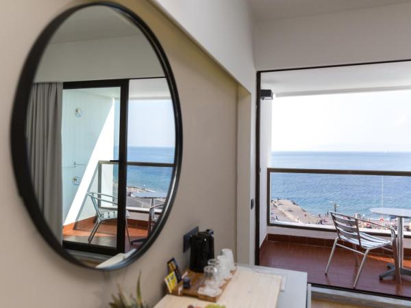 Blue Sky City Beach Hotel : photo 3 de la chambre chambre de luxe avec vue sur la mer