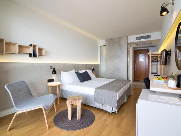 Blue Sky City Beach Hotel : photo 9 de la chambre chambre de luxe avec vue sur la mer