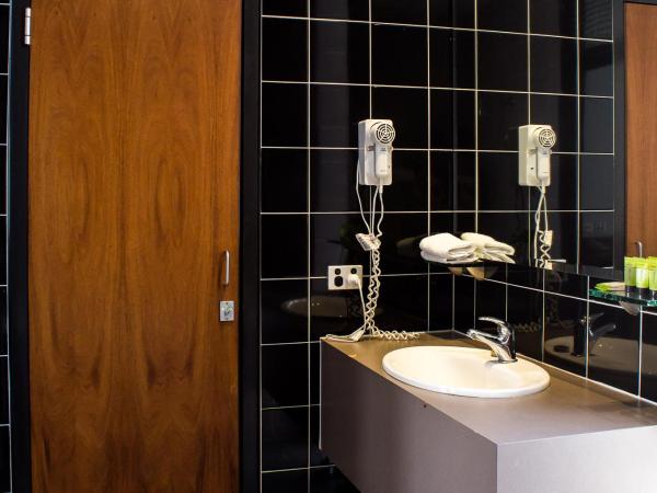 Highlander Hotel Bar Kitchen Rooftop : photo 8 de la chambre chambre spa supérieure avec canapé-lit