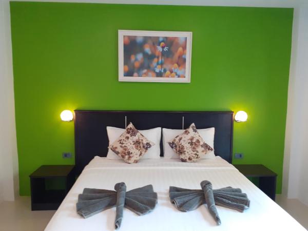 Lanta Daisy Residence : photo 2 de la chambre chambre double deluxe avec balcon