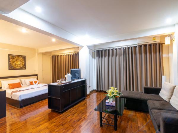 The Palm Garden Hotel : photo 4 de la chambre suite