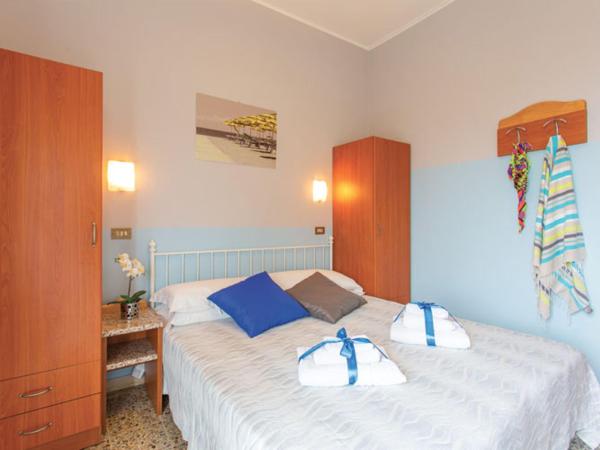 Hotel Tritone Rimini : photo 7 de la chambre petite chambre double