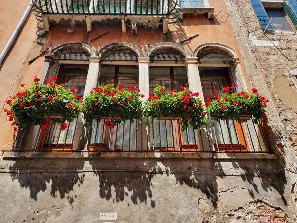 B&B Beroni a Venezia : photo 6 de la chambre suite lit king-size avec balcon