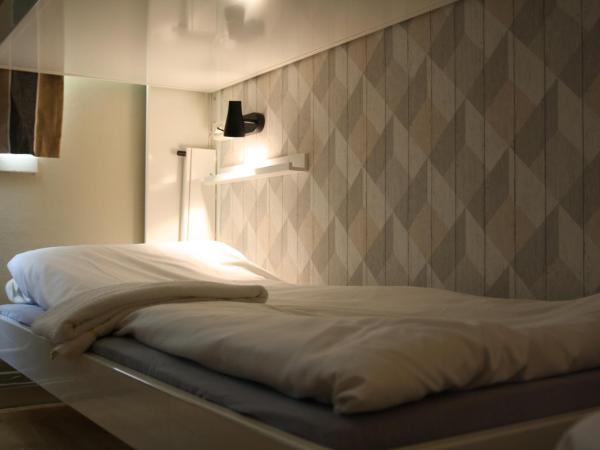 HI Oslo Haraldsheim : photo 3 de la chambre lit dans dortoir pour hommes de 6 lits