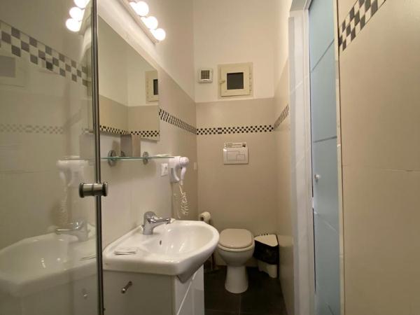 B&B Mini Hotel Incity-close train station and port- : photo 9 de la chambre chambre double Économique
