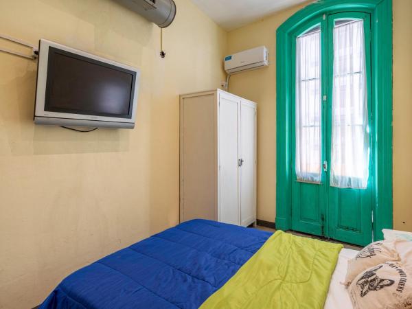 Granados Hostel : photo 8 de la chambre chambre double avec salle de bains commune
