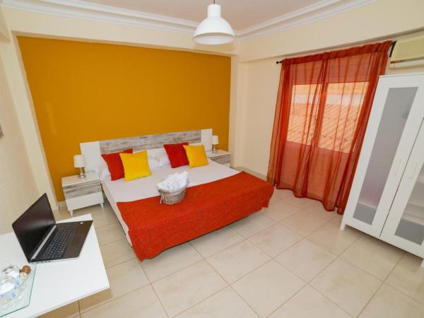 Old Town Alicante : photo 3 de la chambre chambre lits jumeaux standard avec salle de bains commune