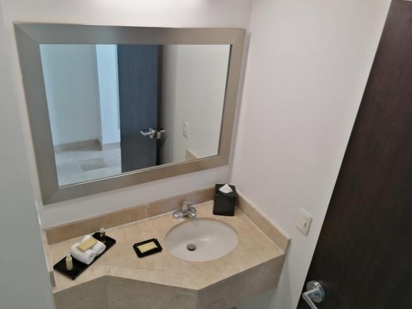 La Quinta by Wyndham Puebla Palmas Angelopolis : photo 8 de la chambre chambre lit king-size - non-fumeurs