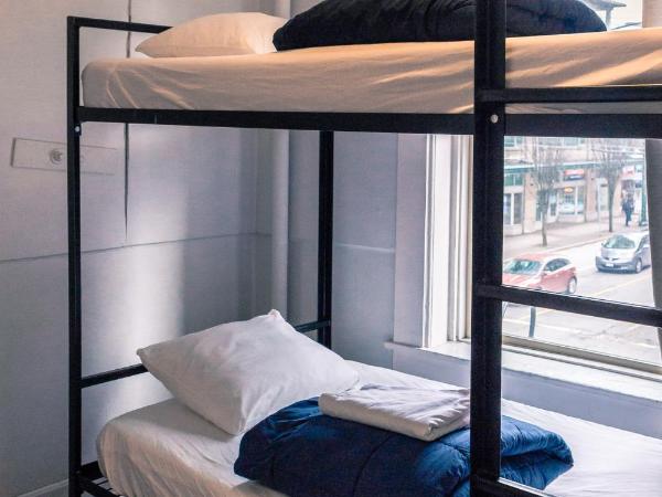 The Cambie Hostel Seymour : photo 2 de la chambre lit dans dortoir pour hommes de 2 lits