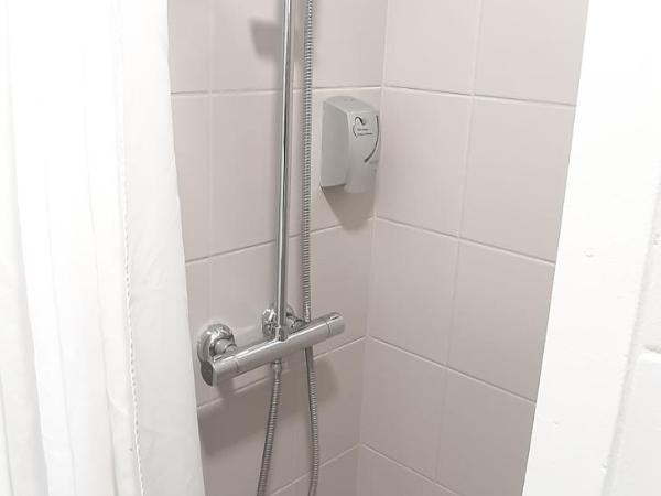 Hôtel La Croisette & Restaurant Bistrot Gantier en centre ville : photo 6 de la chambre chambre double standard