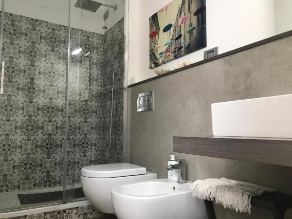 La Maggiolina camere La Spezia : photo 9 de la chambre chambre double avec salle de bains privative