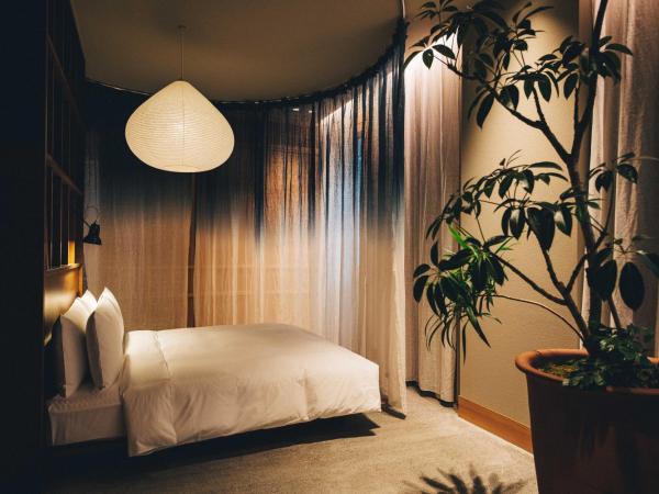 Hotel K5 : photo 10 de la chambre suite junior avec baignoire