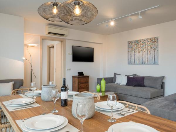 Trianon Luxury Apartments & Suites : photo 4 de la chambre appartement supérieur 1 chambre