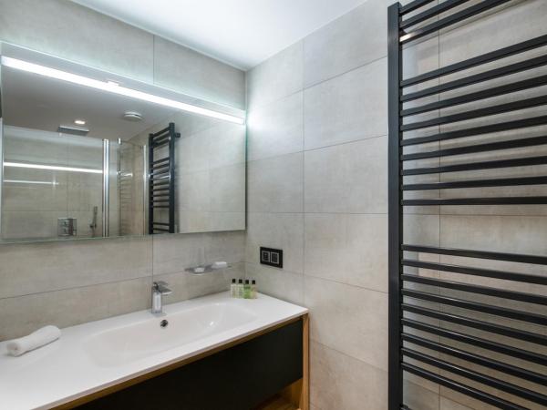 Manali Lodge by Alpine Resorts : photo 6 de la chambre appartement 3 chambres