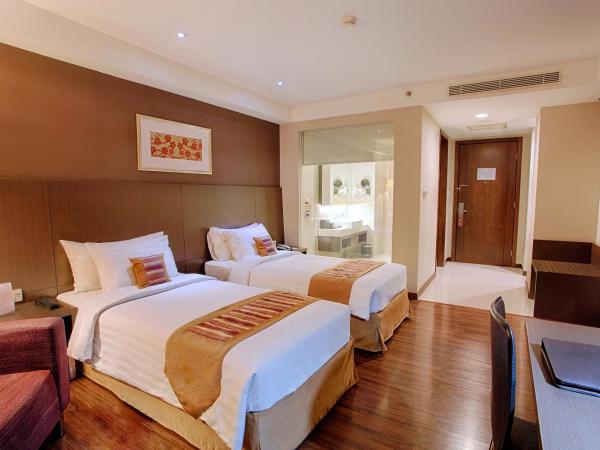 The Alana Surabaya : photo 1 de la chambre chambre lits jumeaux premier