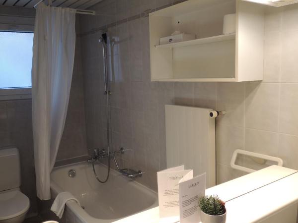 Hôtel de la Forêt : photo 5 de la chambre chambre familiale