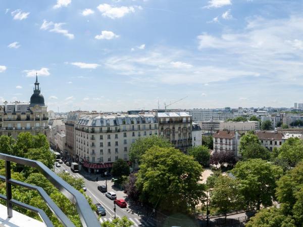 Hôtel le 209 Paris Bercy : photo 3 de la chambre chambre familiale avec balcon