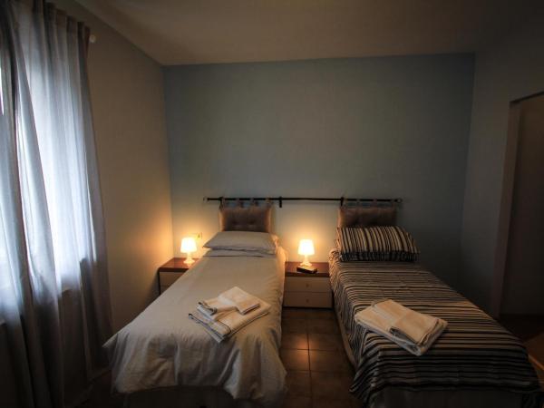 AceroRosso B&B : photo 6 de la chambre chambre double ou lits jumeaux avec salle de bains privative