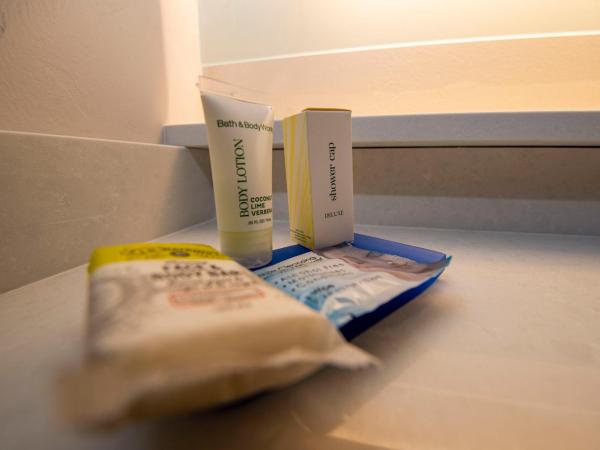 Holiday Inn Express & Suites - Colorado Springs AFA Northgate, an IHG Hotel : photo 2 de la chambre chambre lit king-size - accessible aux personnes à mobilité réduite / adapté aux malentendants