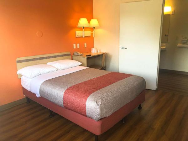 Motel 6-Jacksonville, FL - Orange Park : photo 10 de la chambre chambre double - accessible aux personnes à mobilité réduite - non-fumeurs