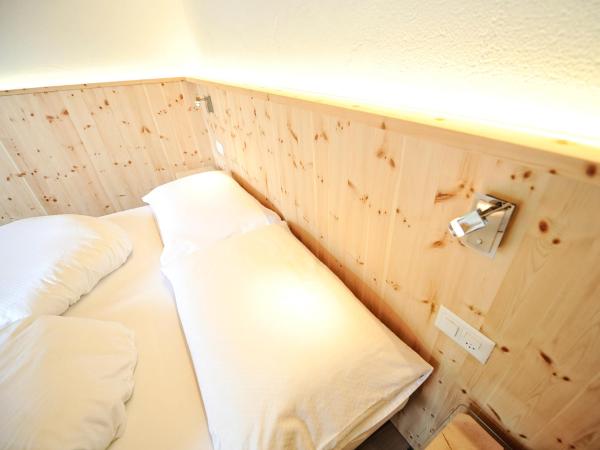 Country Wellnesshotel Bündnerhof : photo 4 de la chambre suite arven