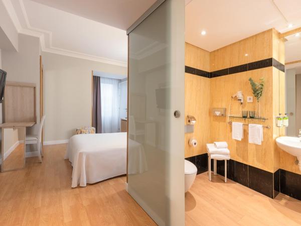 Hotel San Sebastián Orly, Affiliated by Meliá : photo 2 de la chambre chambre double - accessible aux personnes à mobilité réduite 