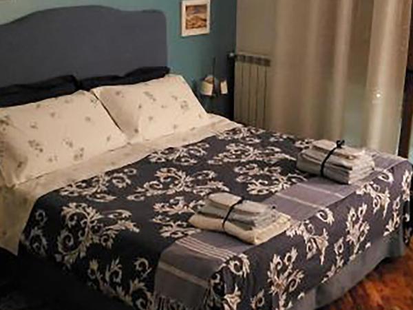 Baronessa B&B Florence : photo 1 de la chambre chambre double/lits jumeaux avec salle de bains privative