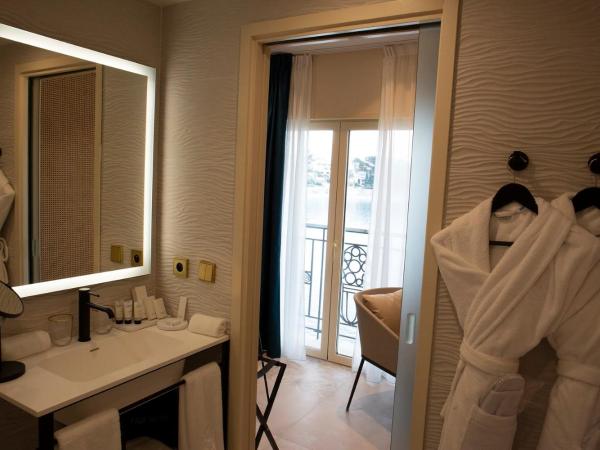 Splendid Hôtel & Spa : photo 5 de la chambre chambre lit king-size - vue sur mer