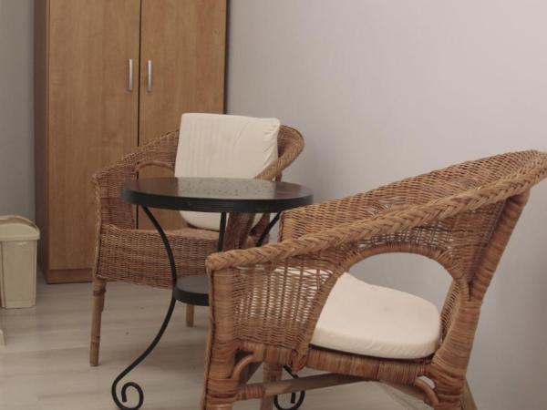 Pit Stop Hostel : photo 4 de la chambre chambre double lit king-size