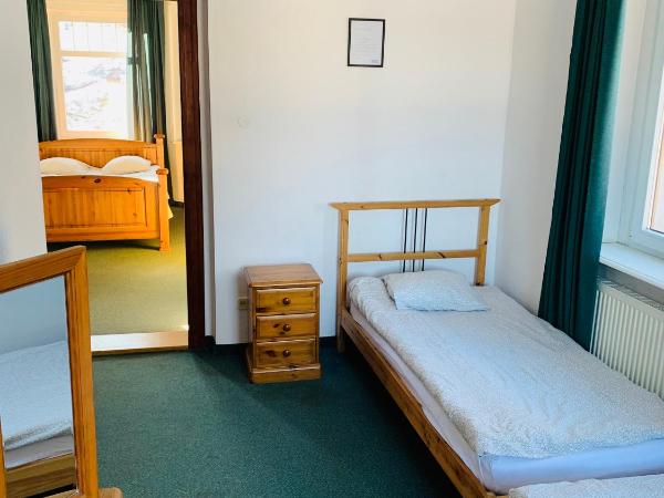 Willa Pod Wieżami : photo 9 de la chambre studio familial