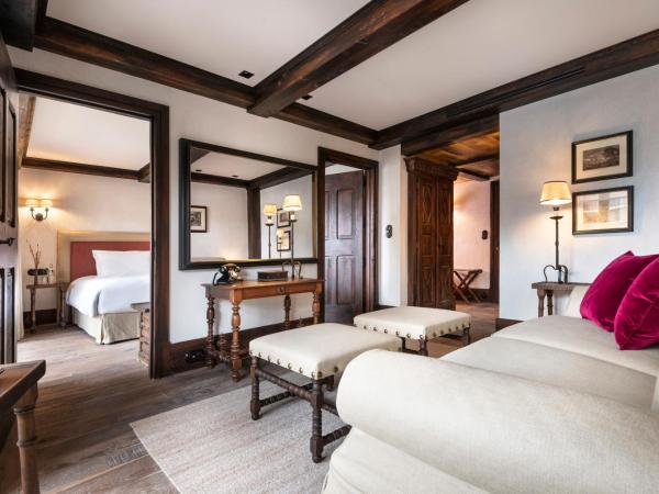 Airelles Val d'Isère : photo 1 de la chambre suite junior avec balcon