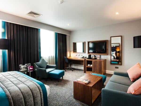 Crowne Plaza Leeds, an IHG Hotel : photo 7 de la chambre suite junior lit queen-size avec accès au salon