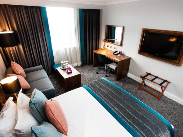 Crowne Plaza Leeds, an IHG Hotel : photo 5 de la chambre chambre lit queen-size standard avec accès au salon