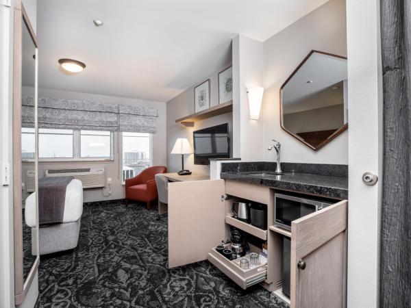 The Mediterranean Inn : photo 2 de la chambre chambre double avec 2 lits doubles