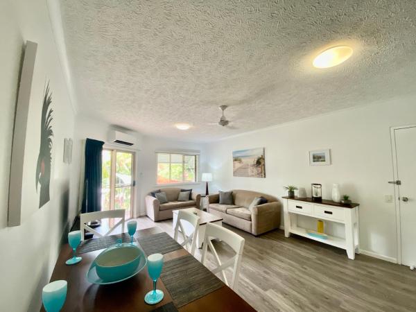 Cairns Beach Resort : photo 4 de la chambre premium one-bedroom apartment with garden view